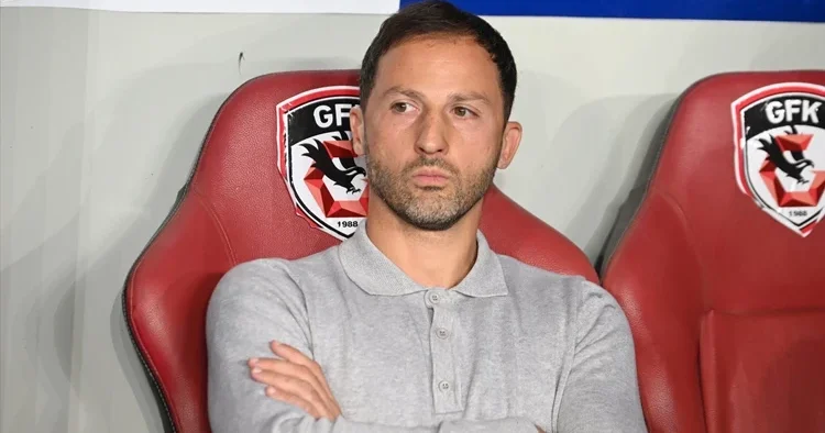 Domenico Tedesco: Yukarı doğru ilerliyoruz, herkes çok mutlu