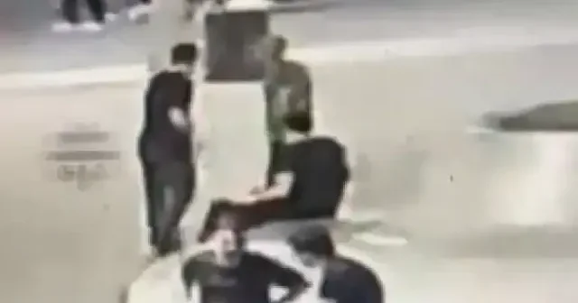 Taksim’de hırsız telefonunu çaldığı adamı başka kişiye yönlendirip peşinden koşturdu VİDEO İZLE