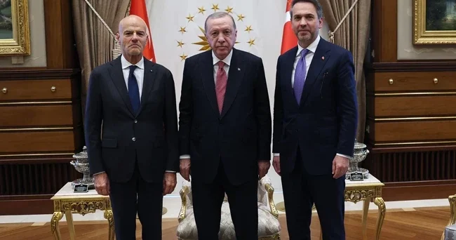 Cumhurbaşkanı Erdoğan, İtalyan ENI Başkanı Descalzi’yi kabul etti