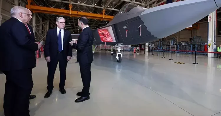 KAAN a Londra ilgisi! Türkiye nin Milli Savaş Uçağına hayran kaldı