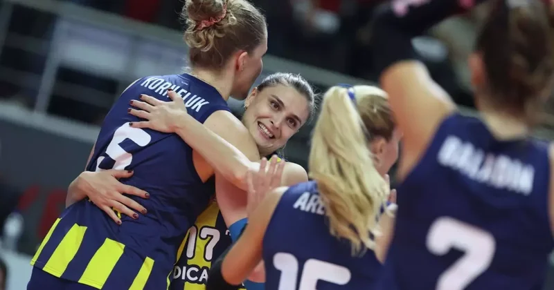 Fenerbahçe Medicana, Vodafone Sultanlar Ligi nde Beşiktaş Ayos a set vermedi