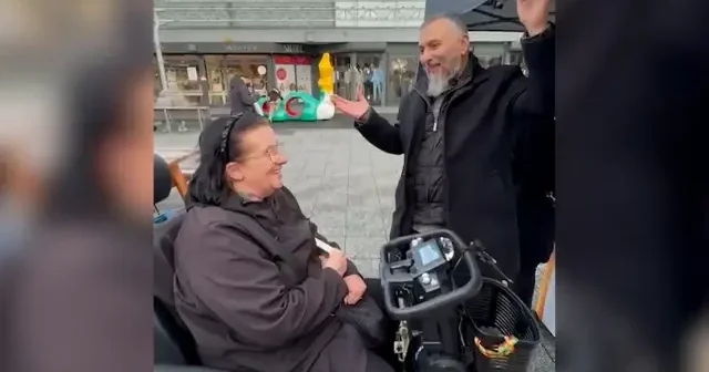 Hollanda da Waaromislam ın düzenlediği Kur an dağıtım gününde 14 kişi Müslüman oldu VİDEO İZLE