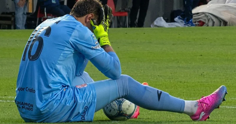 Kendisini yere bırakan Fernando Muslera sevenlerini korkuttu
