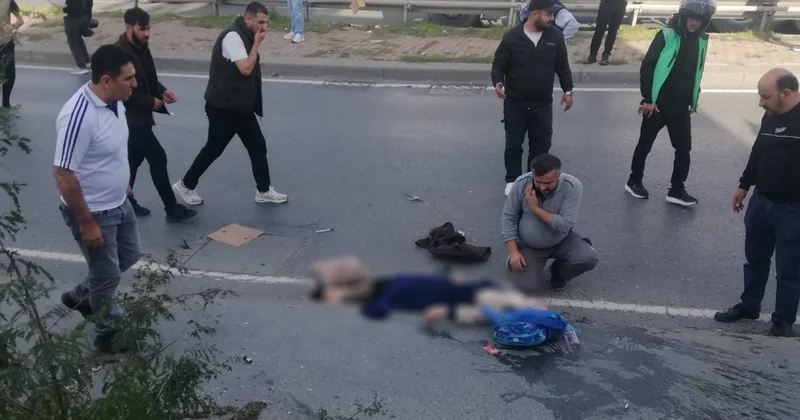 Kaldırıma çıkan minibüsün altında kalan anne öldü, 2 çocuğu son anda kurtuldu
