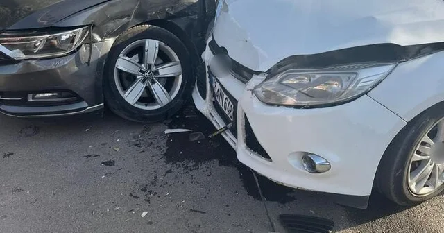 Batman da sahte trafik kazalarıyla sigorta vurgunu operasyonu: 43 gözaltı Araçları çarpışmış gibi gösterdiler Sigorta çetesinin filmleri aratmayan kaza senaryoları: Hollywood a taş çıkarttılar Batman Son Dakika Haberleri Habertürk Yerel Haberler