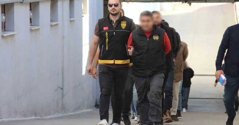 Kiralık sürücülerle 77 sahte kaza düzenlediler: 7 ildeki sigorta çetesinden 58 kişi tutuklandı