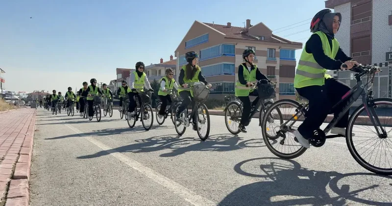 Konya da bisiklet seferberliği! Öğrenciler pedal çevirdi