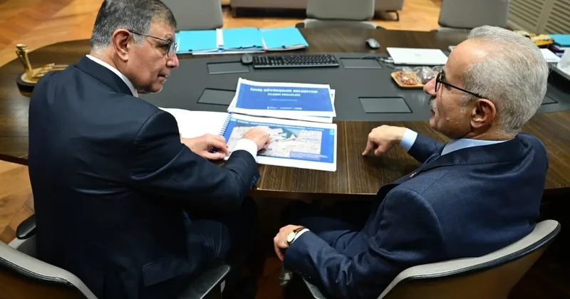 İzmir’in ulaşımı için ortak adım! Bakan Uraloğlu ve Cemil Tugay bir araya geldi