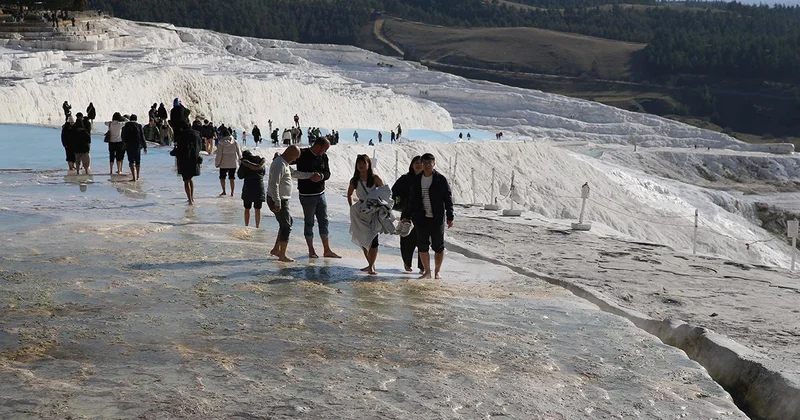 Turizm gelirinde 2027 hedefi 70 milyar dolar