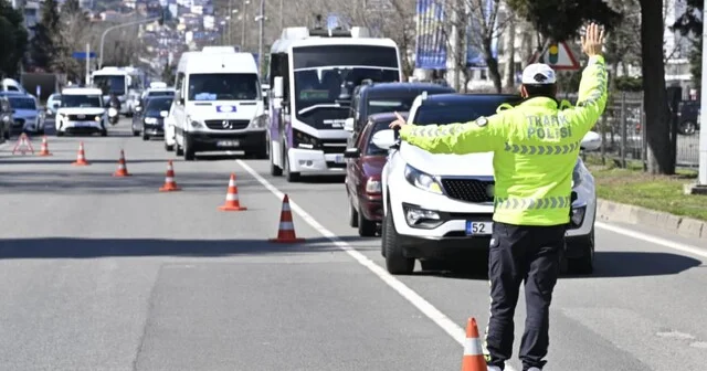 Ordu da trafik denetimleri: 20 bine yakın araç ve sürücüsü denetlendi Ordu Son Dakika Haberleri Habertürk Yerel Haberler
