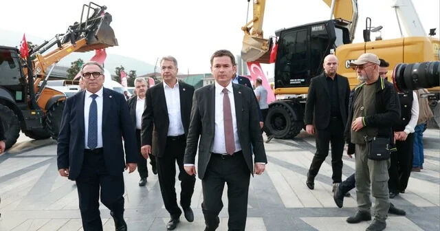 Osmangazi Belediyesi araç filosunu 41 yeni araçla güçlendirdi Başkan Aydın: Bu hizmetler vatandaşlarımıza hayırlı olsun Bursa Haber Habertürk Yerel Haberler