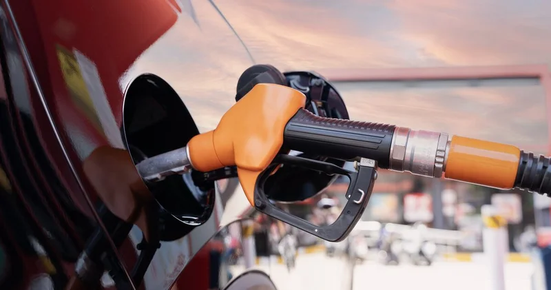 Akaryakıt fiyatlarına çifte zam yolda: Benzine 4,15 TL, motorine 3,60 TL zam bekleniyor! Akaryakıt zammı ne zaman gelecek?