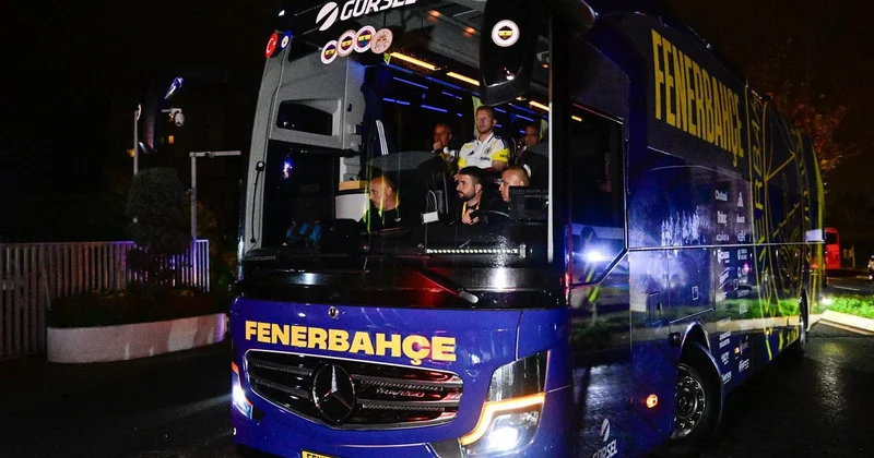 Fenerbahçe otobüsü tesislere döndü! Görenler şaşırdı