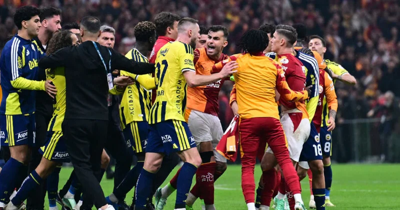 Beşiktaş tan Galatasaray Fenerbahçe derbisindeki olaylar üzerine yayıncı kuruluşa tepki!