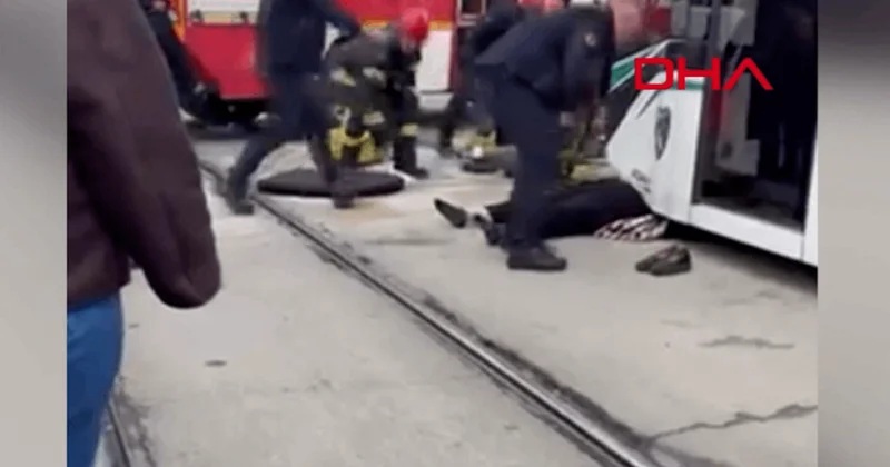 Karşıya geçmek isteyen 2 kadın tramvayın altına kaldı! Sözcü Gazetesi
