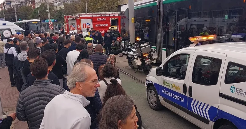 Kocaeli de tramvay iki kadına çarptı!