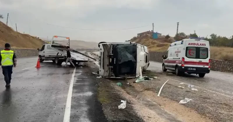 Kırıkkale de servis midibüsü devrildi: 14 yaralı