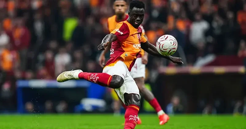 Galatasaray ın derbi zaferi Kolombiya da manşet oldu: Galibiyetin gizli kahramanı Davinson Sanchez Fanatik Gazetesi Galatasaray (GS) Haberleri Spor
