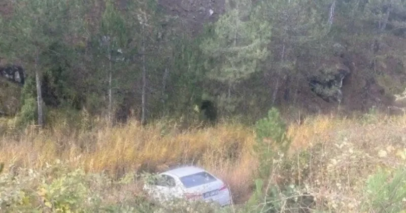 Tavşanlı’da dere yatağına devrilen otomobilin sürücüsü yaralandı