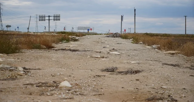 Edirne de yol çilesi bitmiyor: Bozuk yol araçlara zarar veriyor Edirne Haberleri
