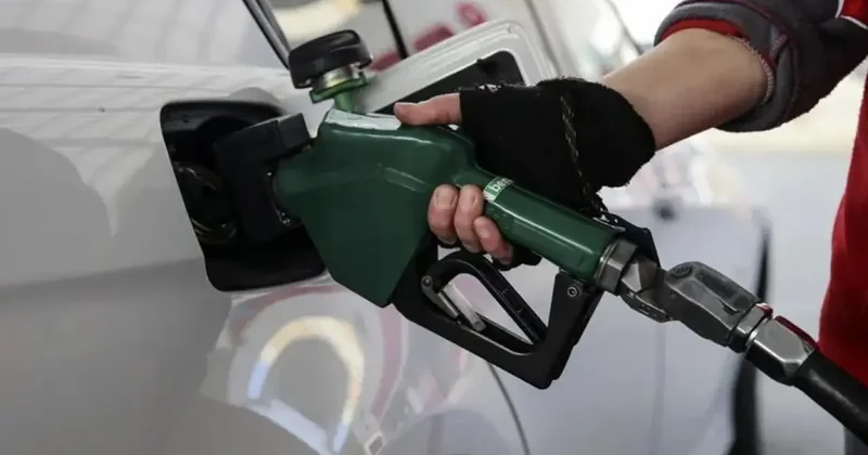 Benzin ve motorine indirim bekleniyor
