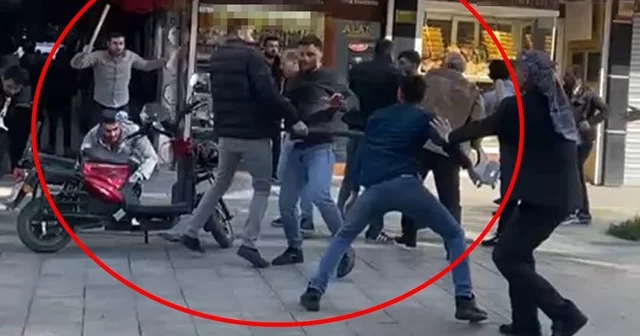 Mardin de esnafın tekmeli, yumruklu ve sopalı kavgası kamerada; 3 yaralı Mardin Haberleri
