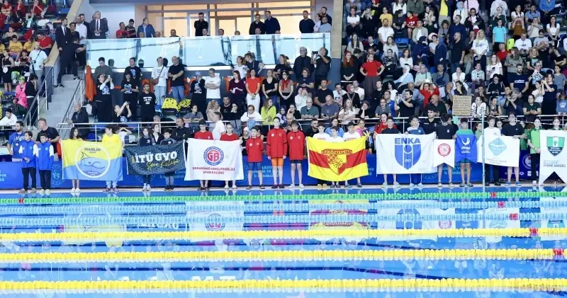 Genç yüzücü Vedia Nil Apak anısına Türkiye Finali: 1172 sporcu havuzda buluştu Spor Haberleri