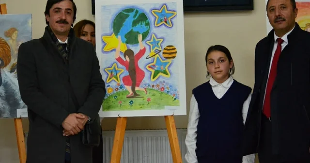 Çıldırlı öğrenci Ailede Kadın temalı yarışmada birinci oldu Ardahan Haberleri