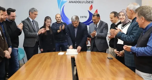 Bayburt ta emekliye ayrılan müdüre veda programı Bayburt Haberleri