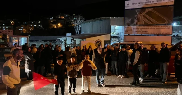 İzmir de tünel inşaatı nedeniyle evleri zarar gören vatandaşlardan tepki İzmir Haberleri