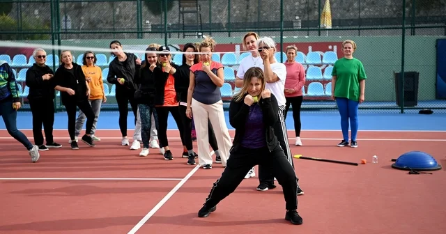 Kuşadası nda kadınlara Yakın Savunma Teknikleri eğitimi verildi Aydın Haberleri