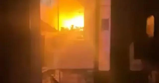 Büyükçekmece de trafo yangını: Patlamalar yaşandı VİDEO İZLE