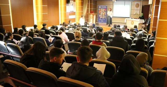 SGM de düzenlenen teknoloji semineri öğrencilerin geleceğine ışık tutacak Sakarya Haberleri