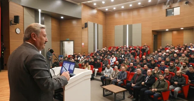 Melikgazi Belediyesi Park ve Bahçeler personeline Ağaç Bakım Sırları anlatıldı Kayseri Haberleri