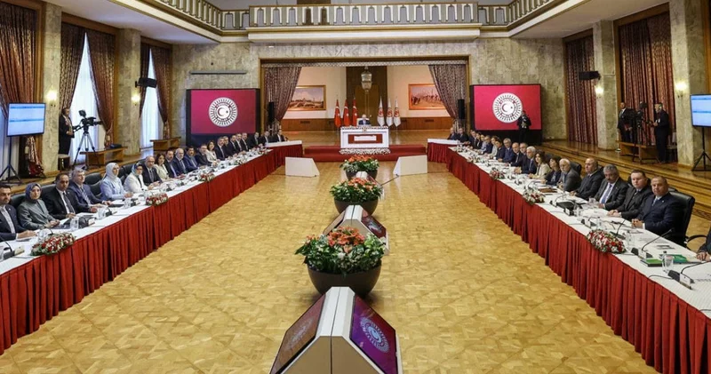 İmralı ziyareti sonrası AKP nin Meclis e sunacağı öneriler ortaya çıktı