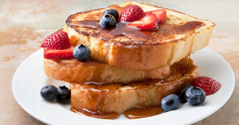 Az malzeme ile şaşırtan lezzet: Kahvaltı sofralarınızı zenginleştirecek French toast tarifi!