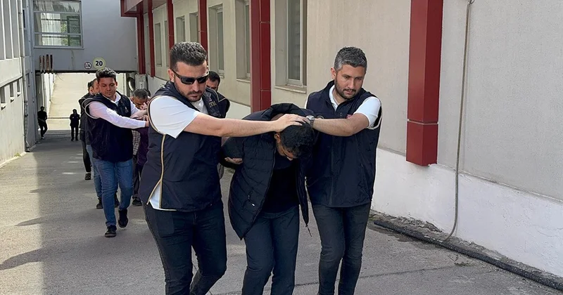 İzmir merkezli terör örgütü DEAŞ operasyonu: 26 gözaltı