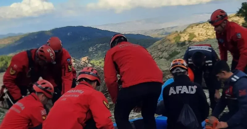 Doğa yürüyüşü kabusa döndü! Yaralı dağcı askeri helikopterle kurtarıldı