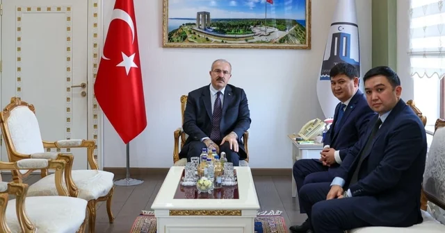 Kazakistan Cumhuriyeti İstanbul Başkonsolosu Amankul dan Vali Toraman a ziyaret Çanakkale Haberleri