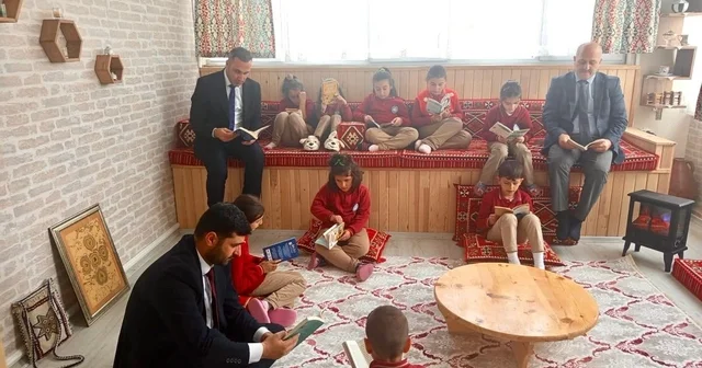 Yeni yapılan kültür odasında kitap okuma etkinliği gerçekleştirildi Bayburt Haberleri