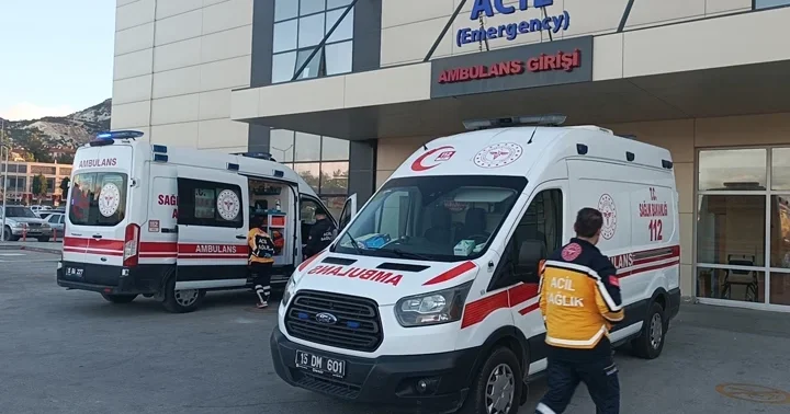 Burdur da okul çıkışı buluştukları parkta arkadaşları tarafından darbedildi