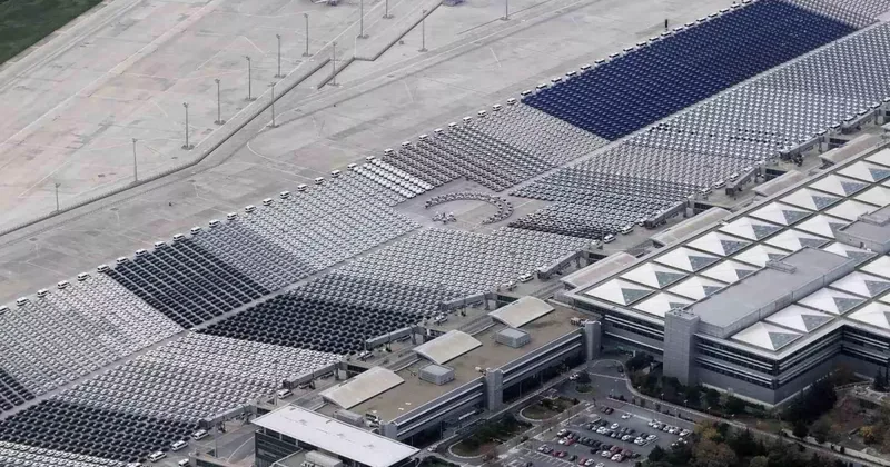 Atatürk Havalimanı nda teslime hazır binlerce araç tek karede görüntülendi