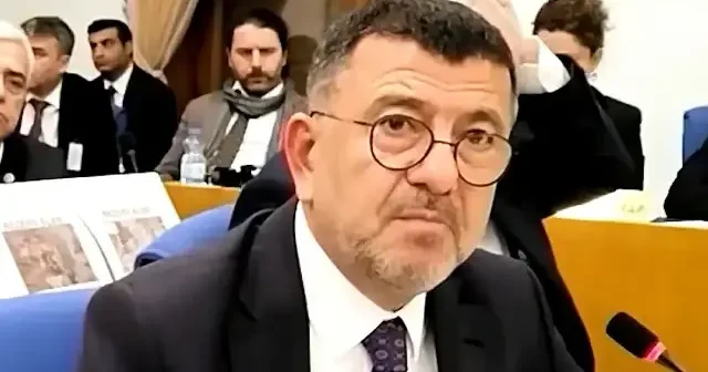 CHP’li Veli Ağbaba’dan Bakan Kurum’a övgü dolu sözler: Çalışmaları için bakanlığı takdir etti VİDEO İZLE