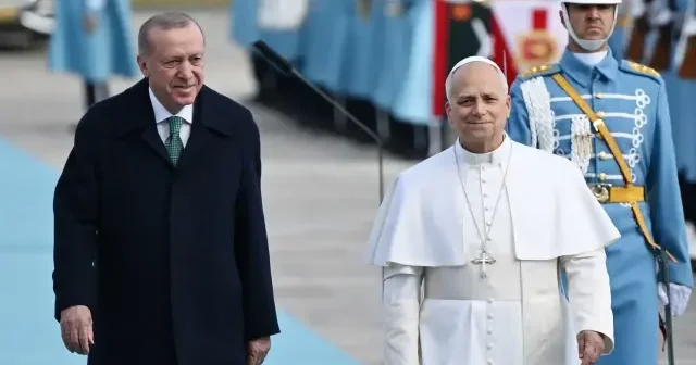 Cumhurbaşkanı Erdoğan Vatikan Devlet Başkanı Papa 14. Leo’yu resmi törenle karşıladı VİDEO İZLE