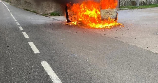 Otomobilin alev alev yandığı anlar kamerada Bursa Haberleri