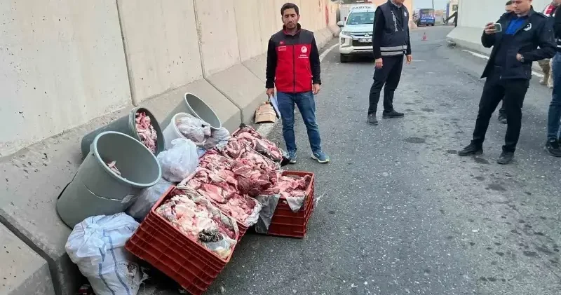Sevk aracında 1 ton kaçak et ele geçirildi Şanlıurfa Haberleri