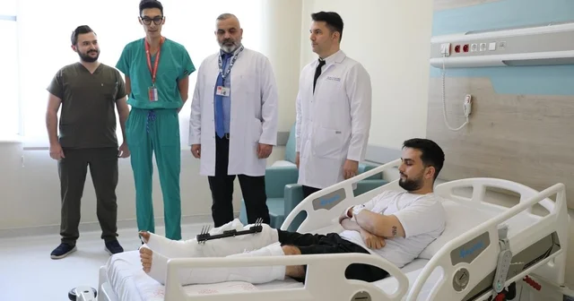 Kütahya da bacağında kırık bulunan kişi, mikrocerrahi yöntemiyle sağlığına kavuştu Kütahya Haberleri