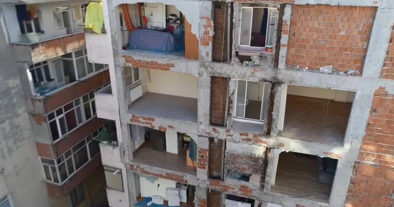 İki apartman 40 yıl boyunca tek duvarı kullanmış