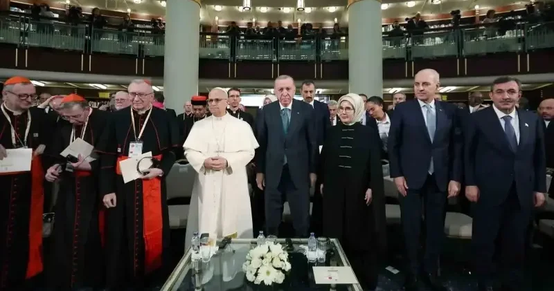 Cumhurbaşkanı Erdoğan’dan Papa görüşmesi sonrası güçlü mesajlar: “Ortak zeminimiz daha da güçlendi” Politika Haberleri