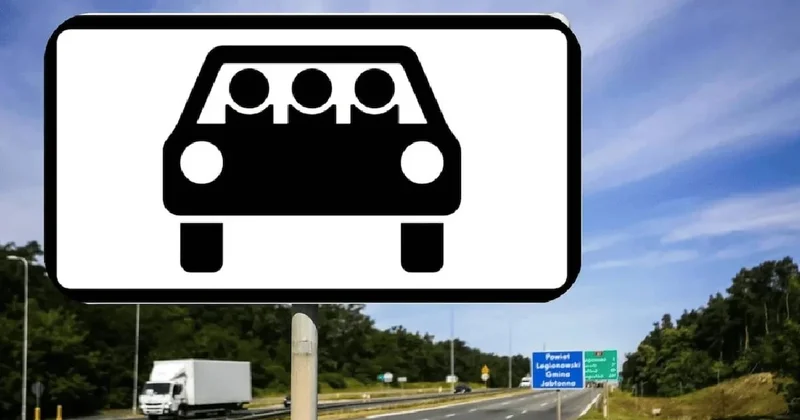 Arabada üç yolcu bulunan tabela merak konusu oldu: Anlamı sandığınız gibi değil Sözcü Gazetesi